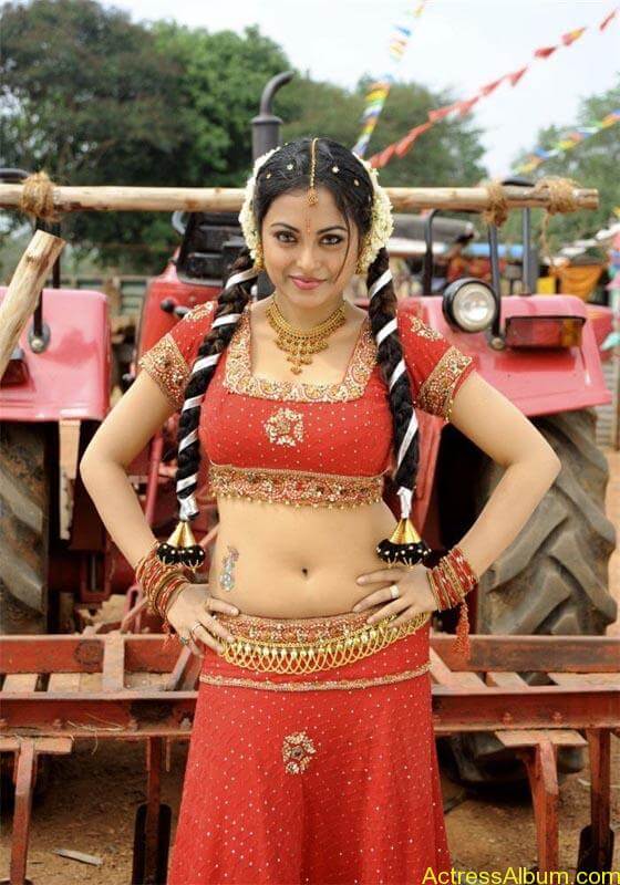 Men Women Photos Tamil Actress Meenakshi Hot Thigh And Cleavage Show Hot Photo Shoot Stills