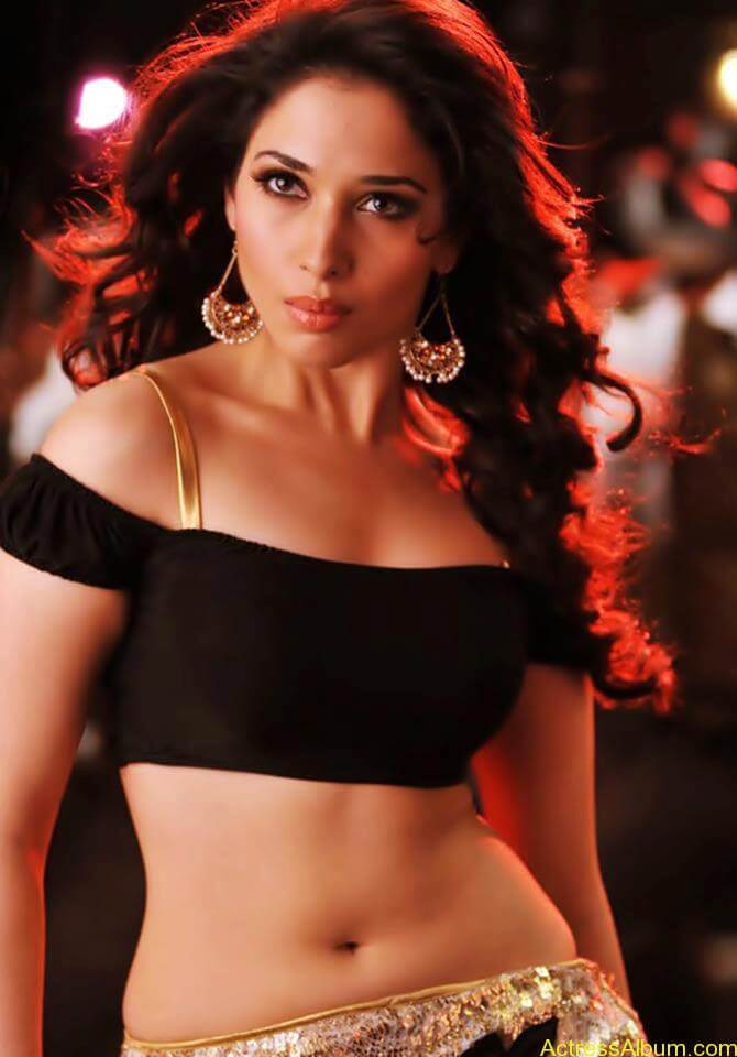 Tamil Actress Tamanna Romantic Pictures 1