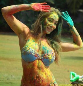 Model Sofia Hayat Hot Bikini Photoshoot In Holi Celebrations Actress