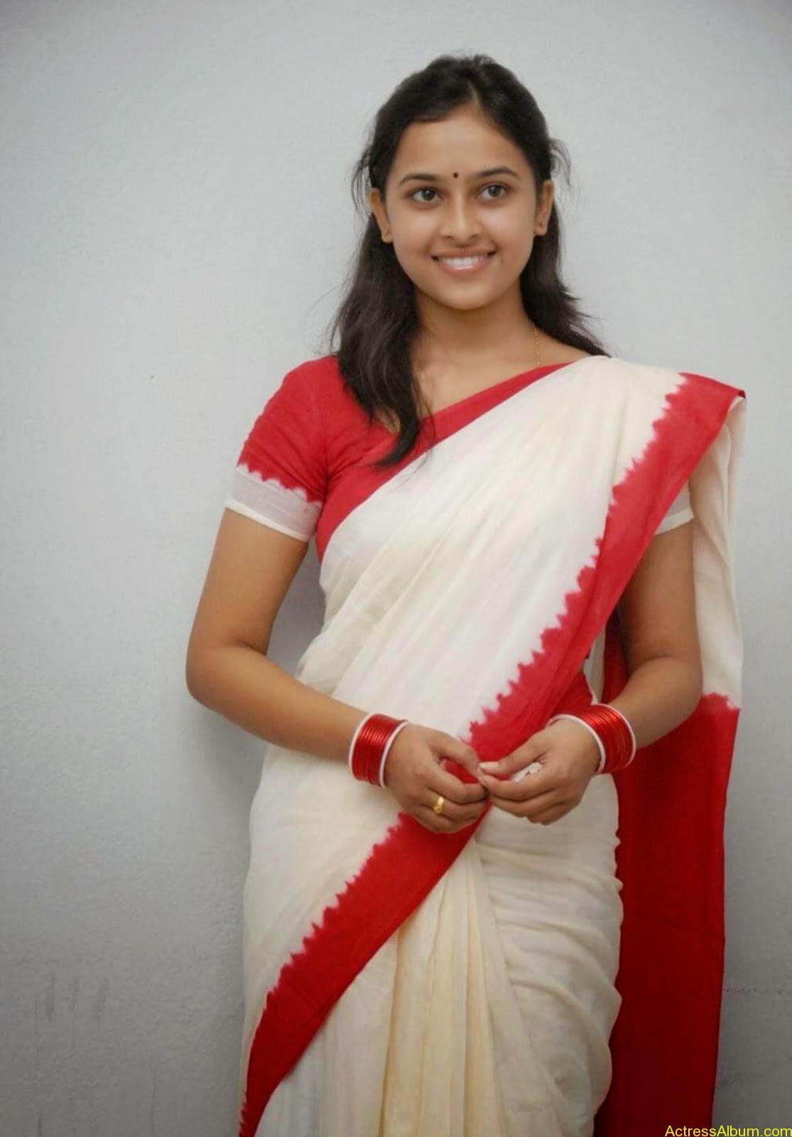 Actress Sri Divya In Saree New Sexy Looking Photos2