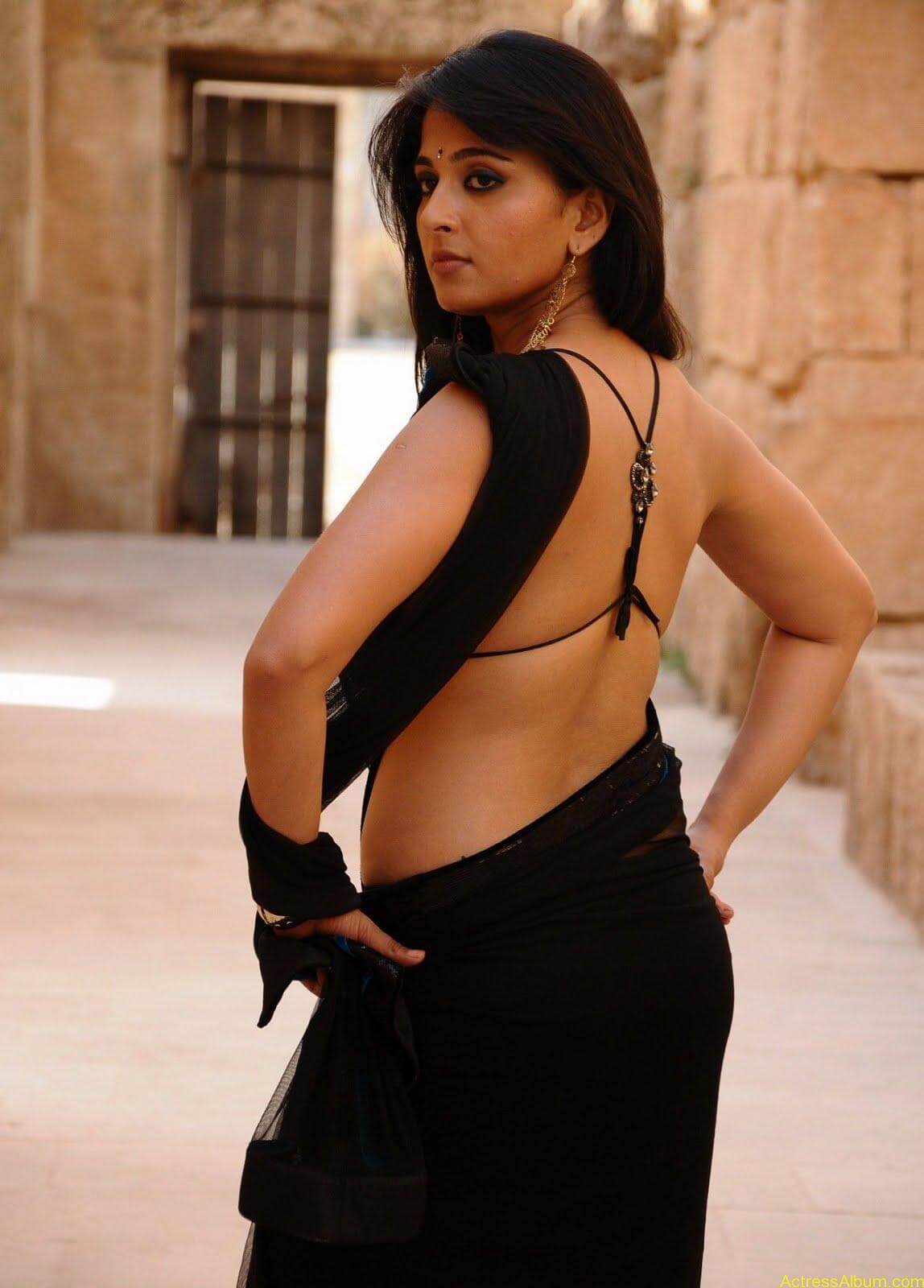 Anushka Shetty In Black Saree Sexy Stills Actress Album 