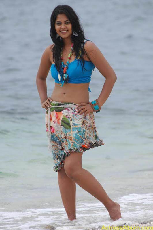 Bindhu Madhavi in Bikini (9)