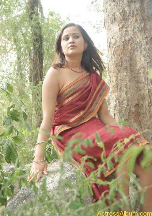 MALLU ACTRESS WITHOUT BLOUSE SEXY PHOTO COLLECTIONS22