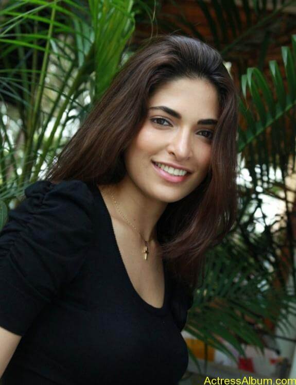 Parvathy Omanakuttan Cute Images (4)