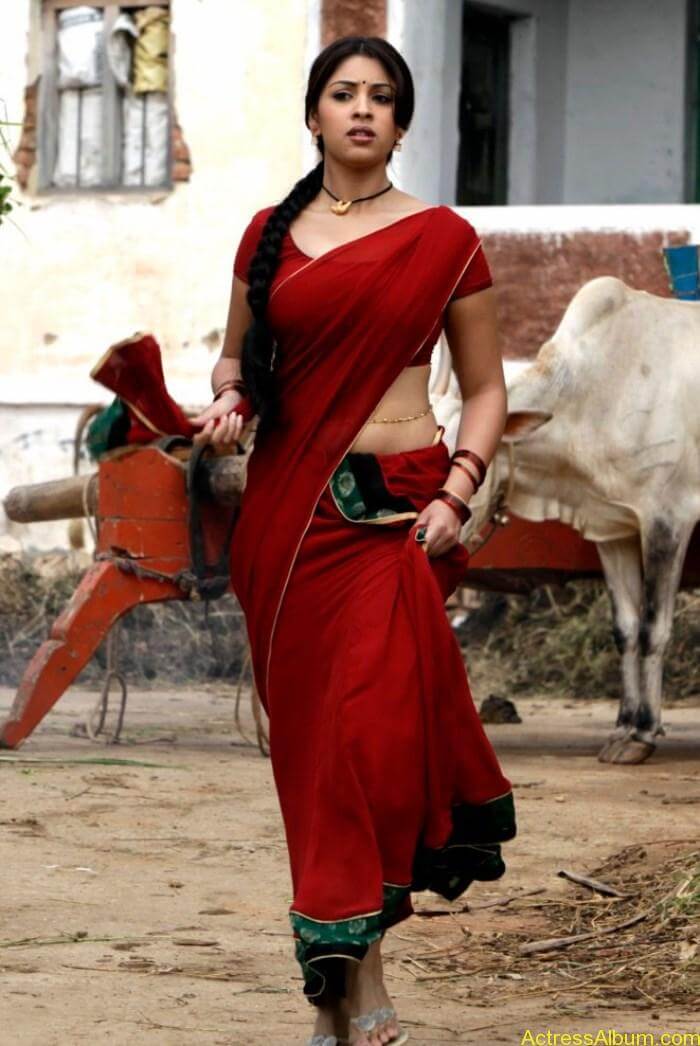 Osthi Actress Richa Gangopadhyay Hot Red Saree Photos
