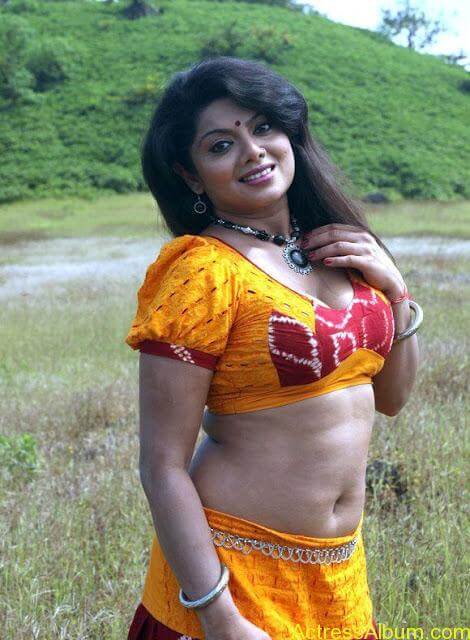 Swathi-Verma-Tamil-Mallu-Aunty-Sexy-Pics-5