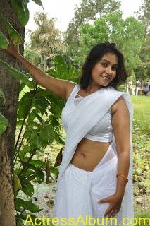 tamil-movie-sathya-sai-hot-masala-actress