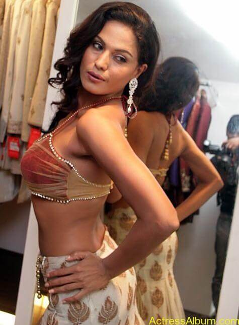 Veena Malik Hot Stills (2)
