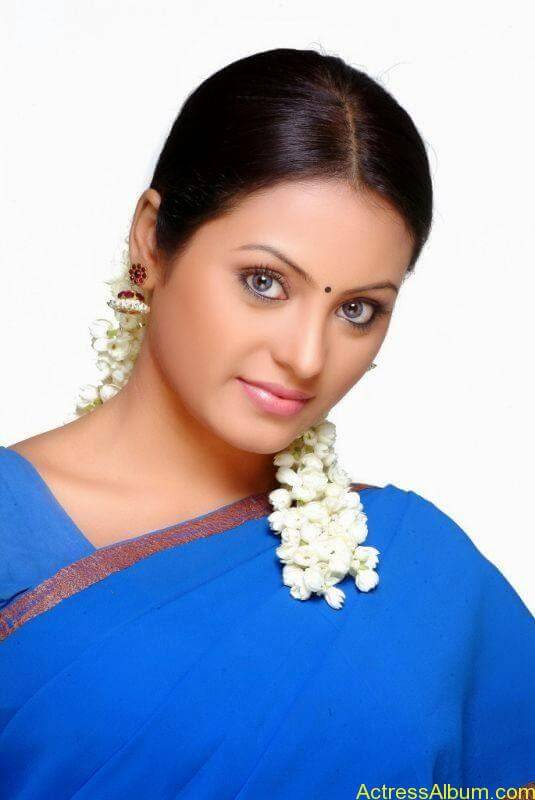 Actress Meenakshi latest stills (10)