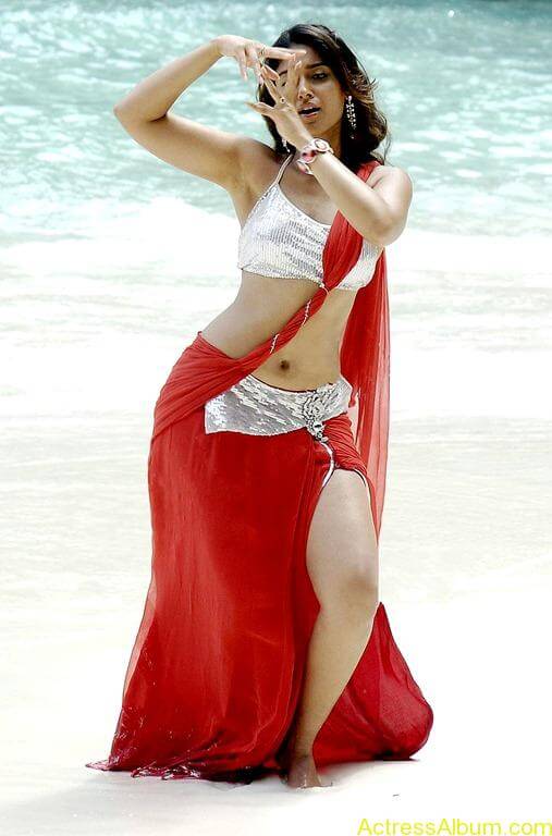 Ileana hot beach pics in red dress 3
