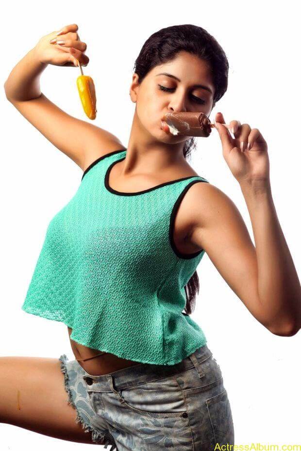 Naveena hot and spicy photo shoot (10)