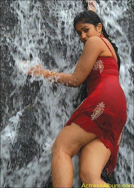 Poonam bhajwa swimsuit pics 1