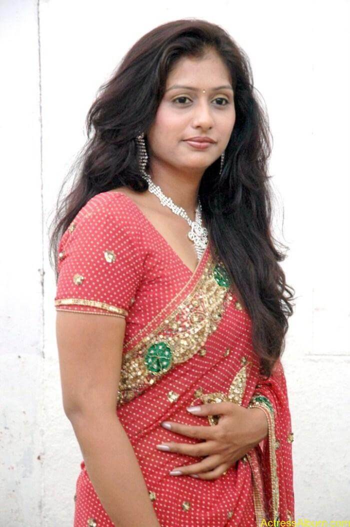 Actress Harini in Saree Stills