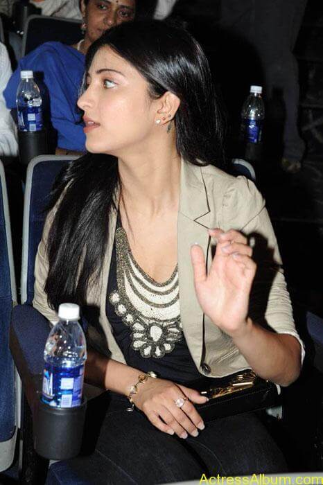 Shruthi hassan cute stills in  black and brown tops (4)