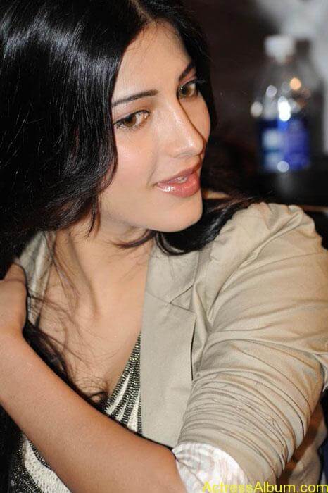 Shruthi hassan cute stills in  black and brown tops (8)