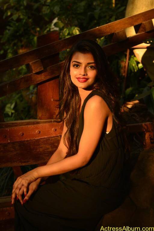 Tamil Actress Ashna Zaveri Latest Gallery - 12