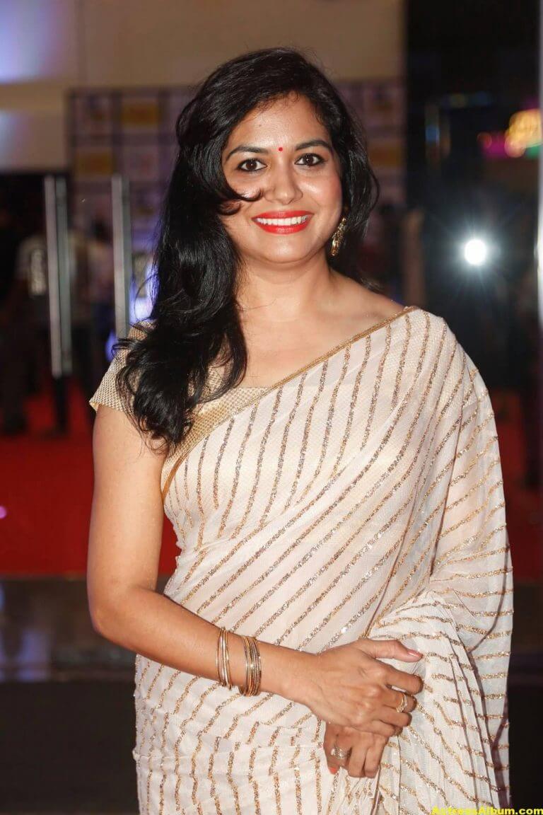 Singer Sunitha Latest Stills In White Saree - Actress Album