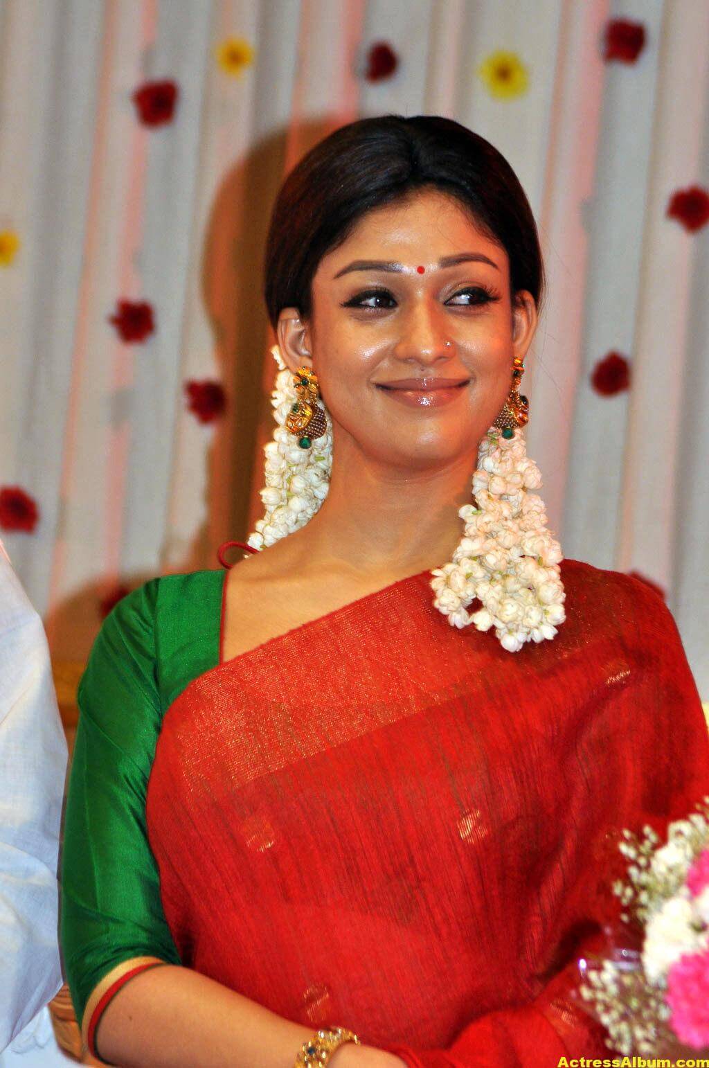 Tamil Actress Nayantara Smiley Photos - Actress Album