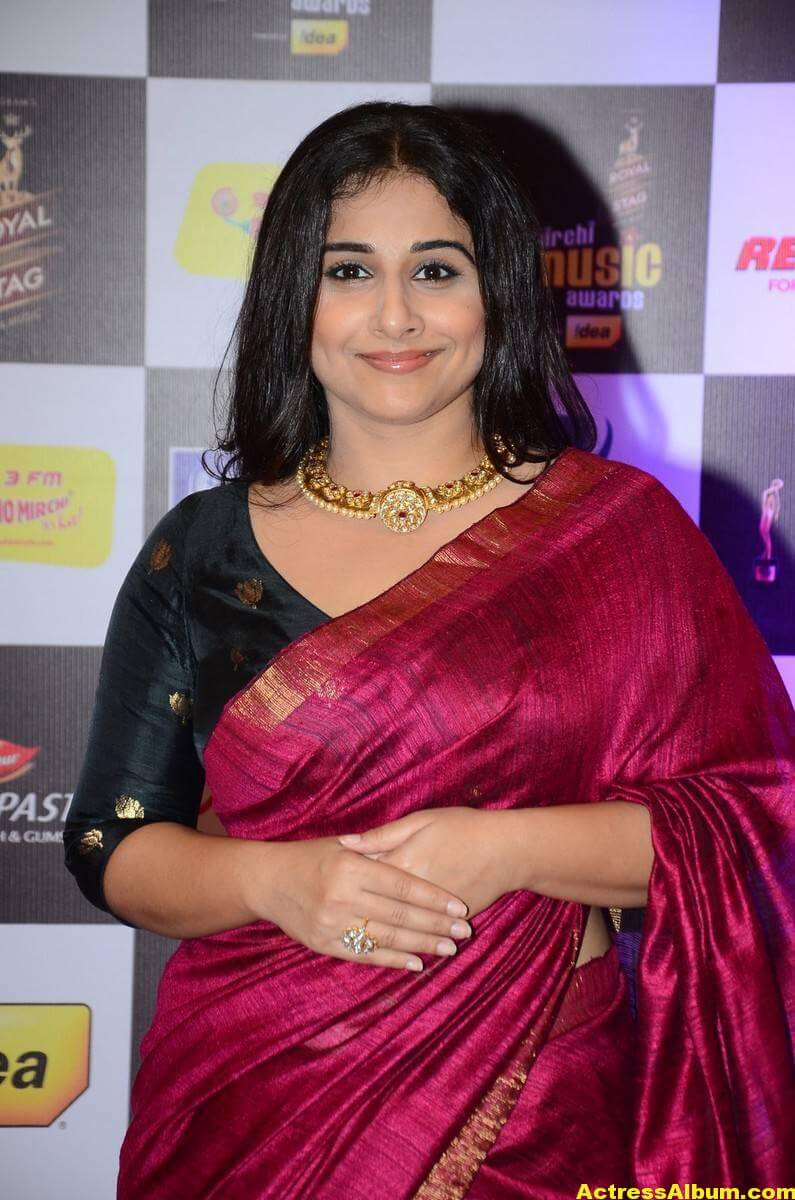 Vidya Balan At Mirchi Music Awards In Red Saree - Actress Album