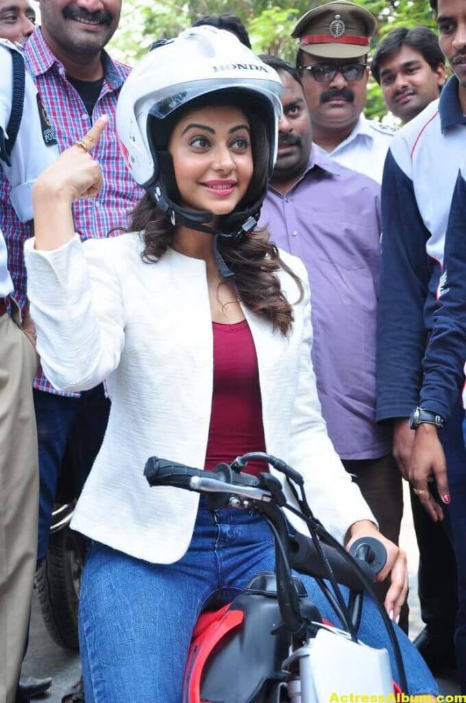 Rakul Preet Singh Photos At Traffic Awareness Show 5