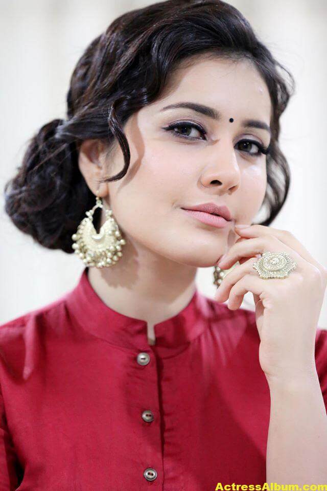 Rashi Khanna Navel Show Photos In Red Dress (5)