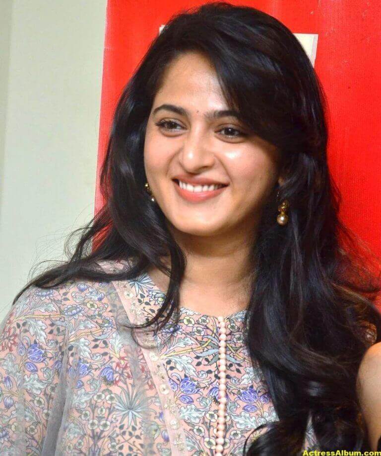 Glamorous Anushka Shetty Smiling Stills - Actress Album