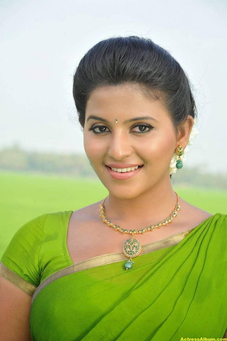 Anjali Cute Photos Stills In Spicy Green Saree - Actress Album