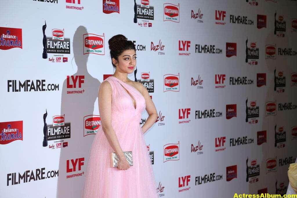 Pranitha Hot Stills At Filmfare Awards In Pink Gown 5