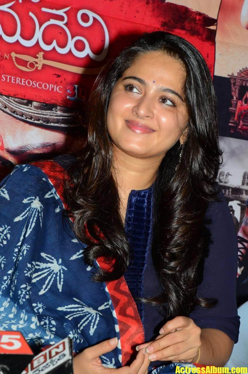 Rudhramadevi Movie Actress 