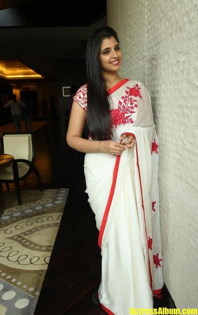 ANCHOR SHYAMALA IN WHITE SAREE WITH BACKLESS BLOUSE - Actress Album