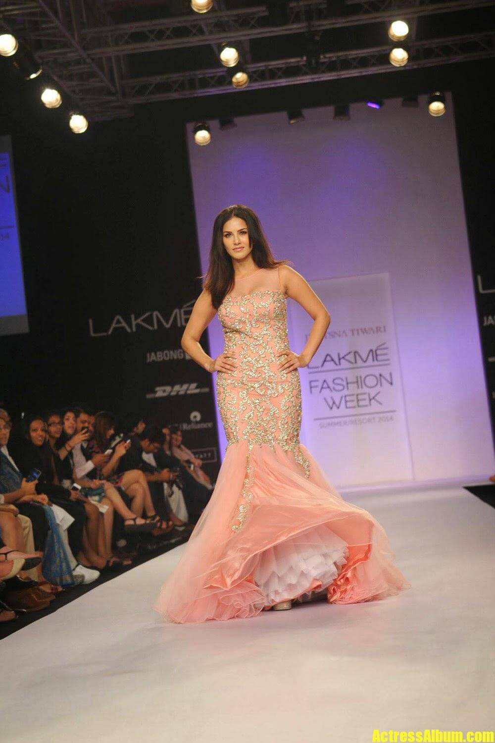 Bollywood and Hot Actress Sunny Leone Ramp Walk Stills at Lakme Fashion  Week 2014 - Actress Album