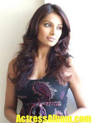 Bipasha Basu hot photos - Actress Album