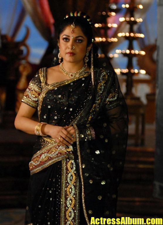actressalbum.com_actress-ramya-krishnan-hot-photos.2.jpg
