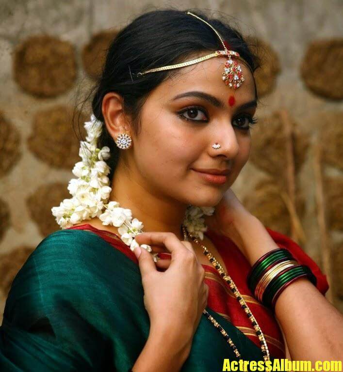 Samvrutha Sunil New Beautiful Photos - Actress Album
