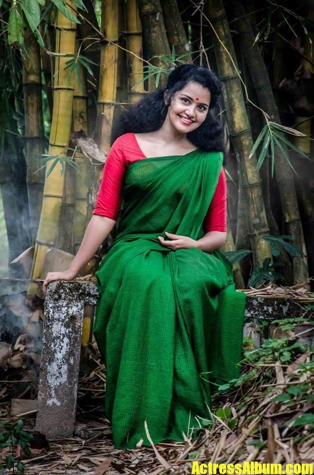 Telugu Premam Actress Anupama Parameswaran Hot Photos - Actress Album