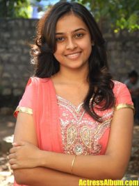 ACTRESS SRI DIVYA LATEST CUTE PHOTOSHOOT PICS - Actress Album