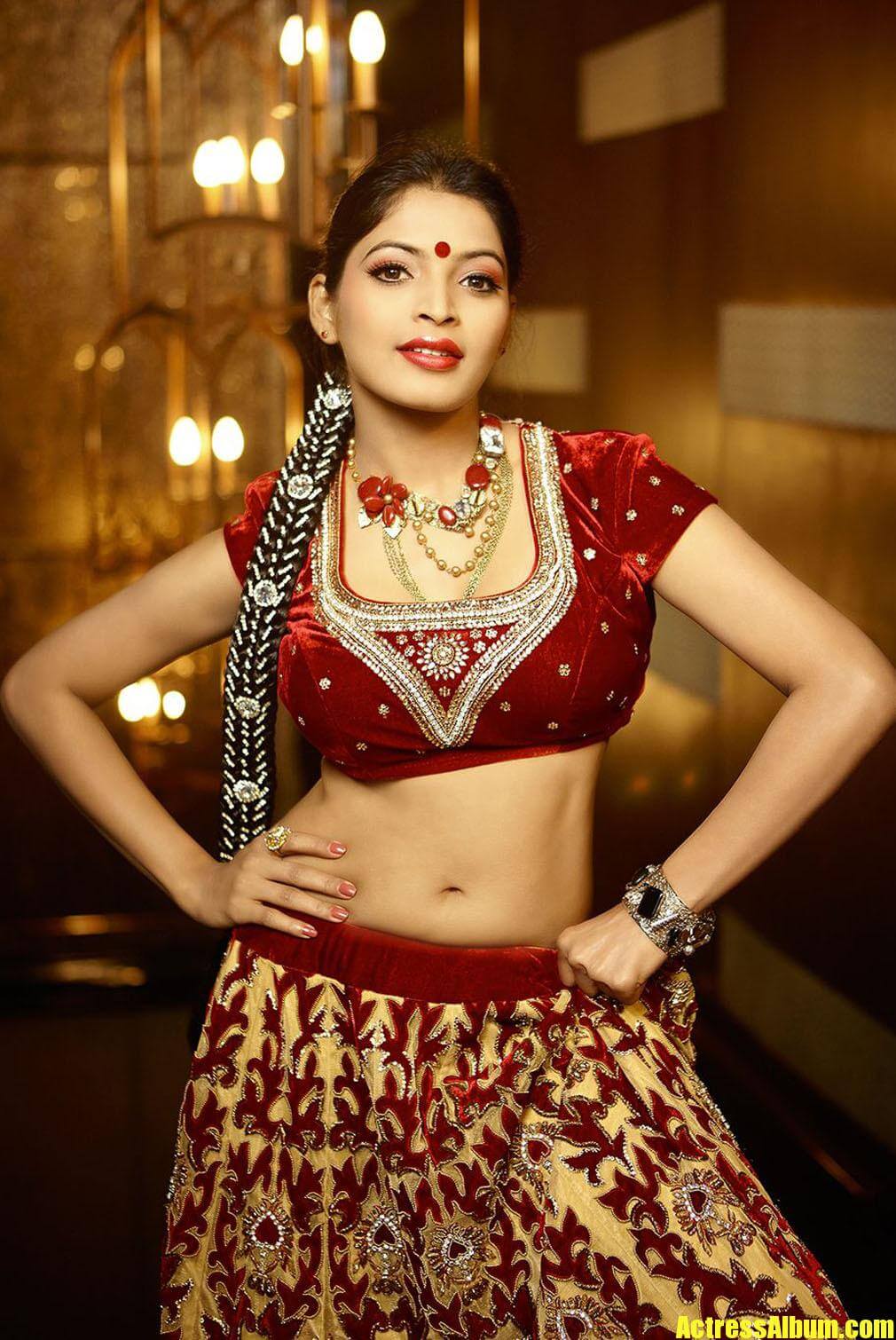 Sanchita Shetty Looking Very Glamorous And Sexy Photoshoot Photos