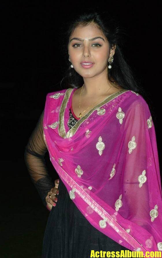 photo of sweet Gujarati girl in pink saree in 2020 