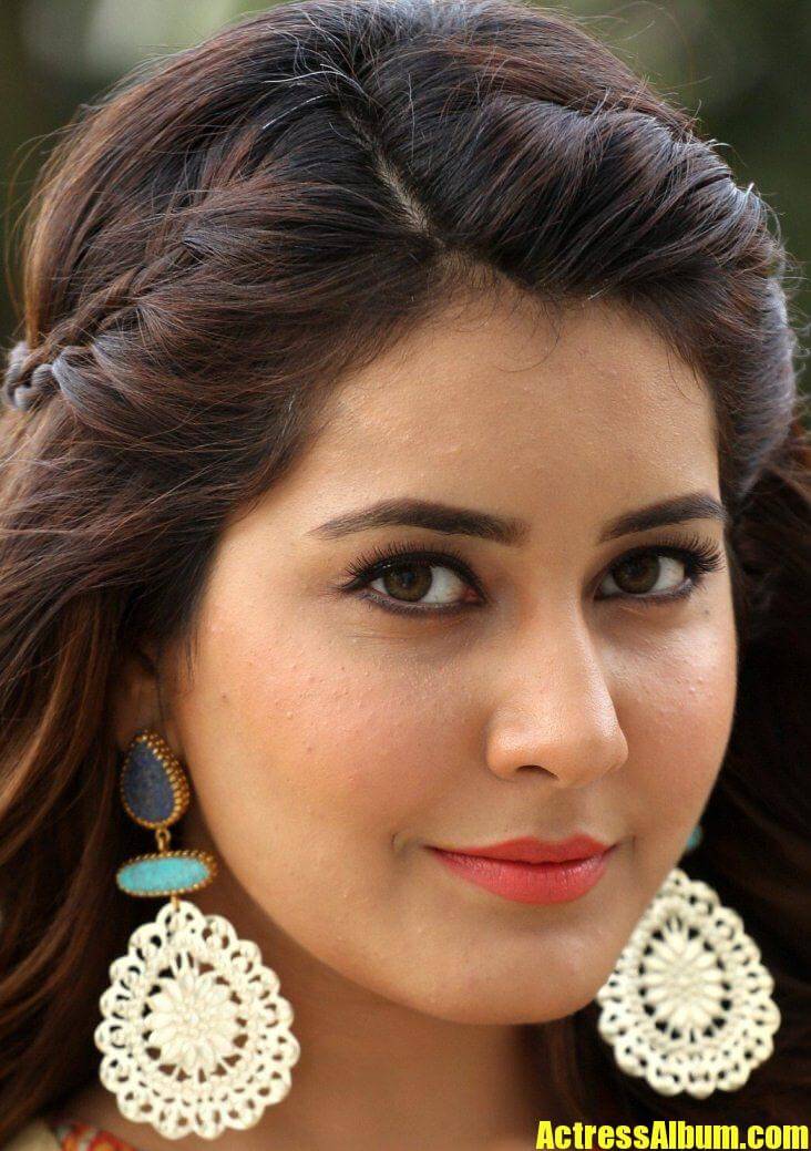 Telugu Actress Rashi Khanna Face Close Up Photos Gallery - Actress Album