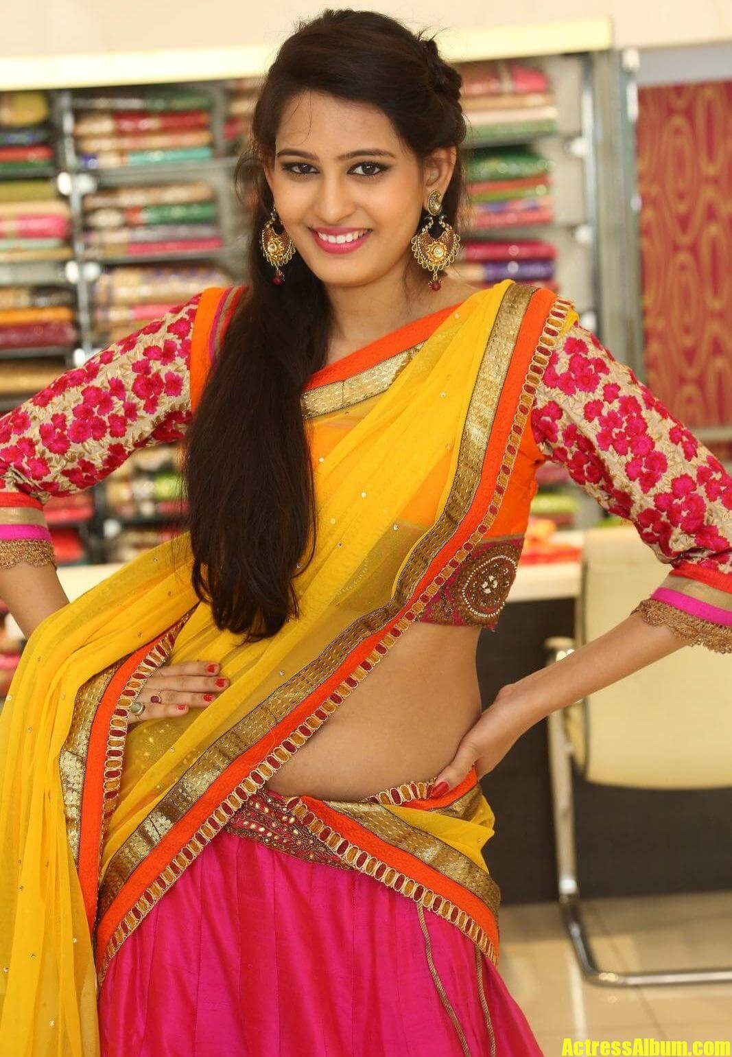 Tamil TV actress akhila hot