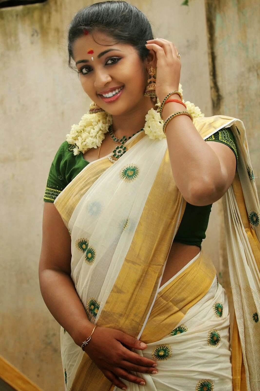 Indian Movie Actress: Mallu movie actress Navya Nair hot 