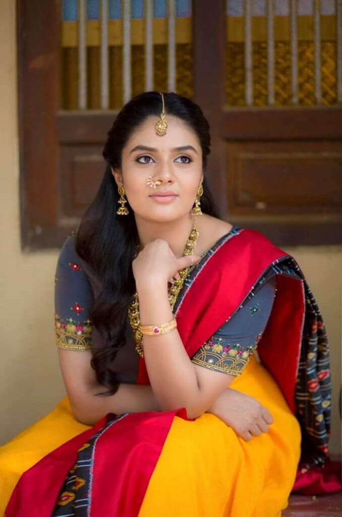 South Indian TV Anchor Srimukhi Photoshoot In Lehenga Voni - Actress Album