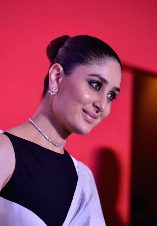 Kareena Kapoor Photoshoot Hot In Sleeveless Saree - Actress Album