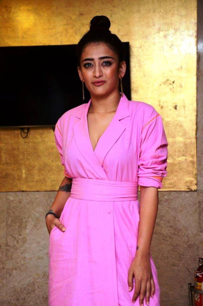 Akshara Hassan Exclusive Pictures In Pink Dress