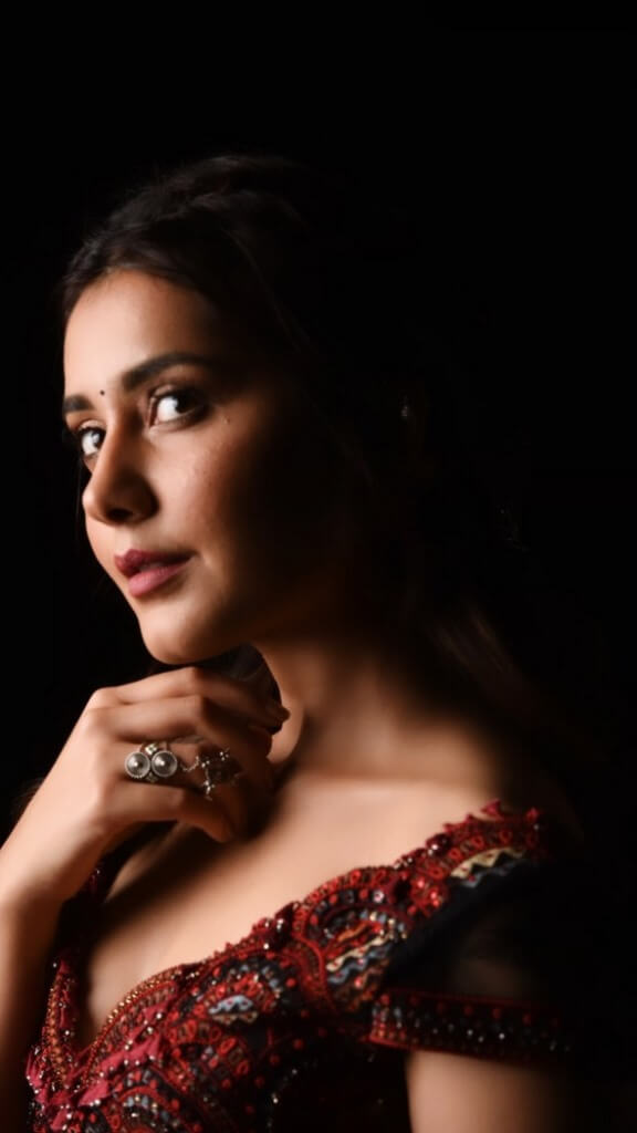 Heroine Rashi Khanna 