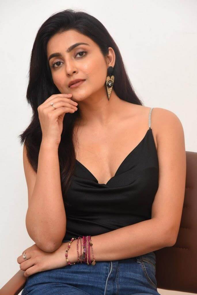 Actress Avantika Mishra 