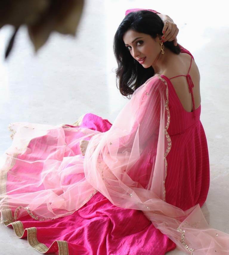 Riya Suman Beautiful Pics In Pink Churidar