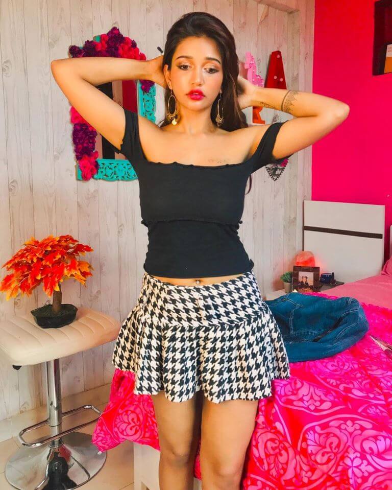 Hot Actress Anaika Soti Pics In Skirt Actress Album