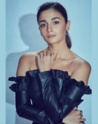 Alia Bhatt In Black Dress At Jio Miami Festival - Actress Album