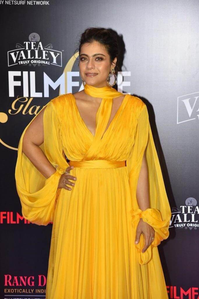 Kajol On Red Carpet At Filmfare Glamour and Style Awards